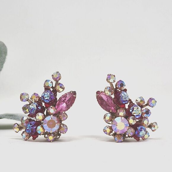 Molded Lava Glass and Aurora Borealis Rhinestone Juliana Style Spray Earrings - Picture 6 of 10